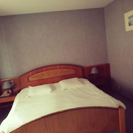 Logis Hotel Aux Comtes De Hanau Ingwiller المظهر الخارجي الصورة
