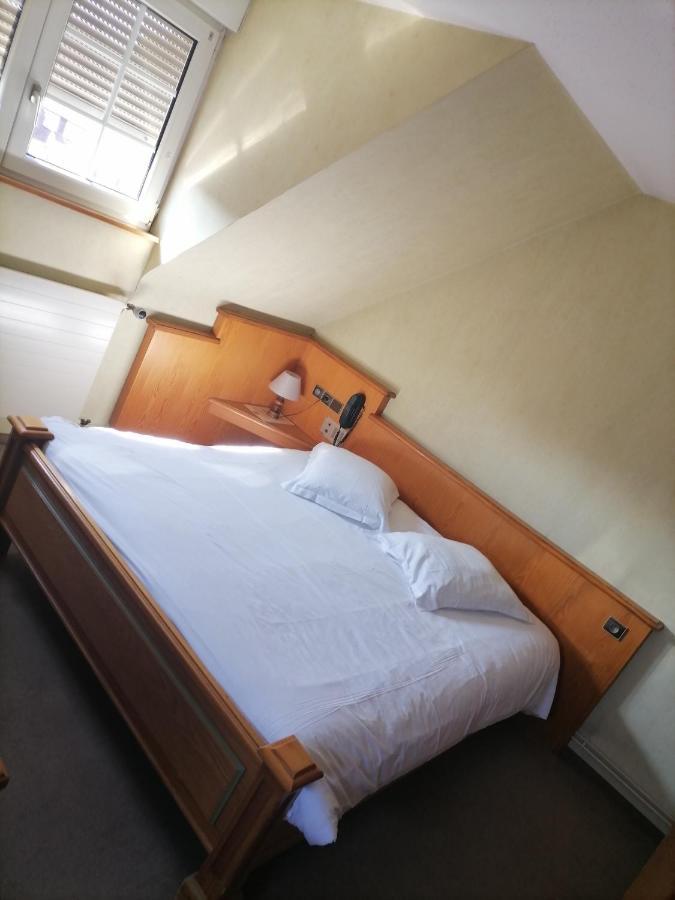Logis Hotel Aux Comtes De Hanau Ingwiller المظهر الخارجي الصورة