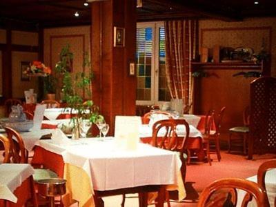 Logis Hotel Aux Comtes De Hanau Ingwiller المظهر الخارجي الصورة