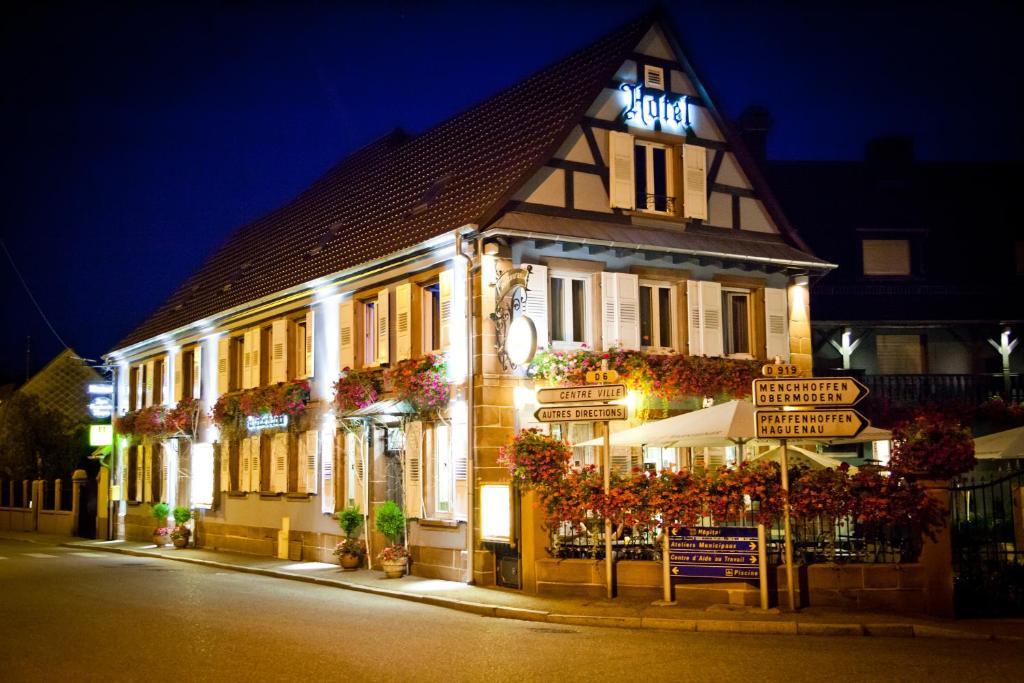 Logis Hotel Aux Comtes De Hanau Ingwiller المظهر الخارجي الصورة