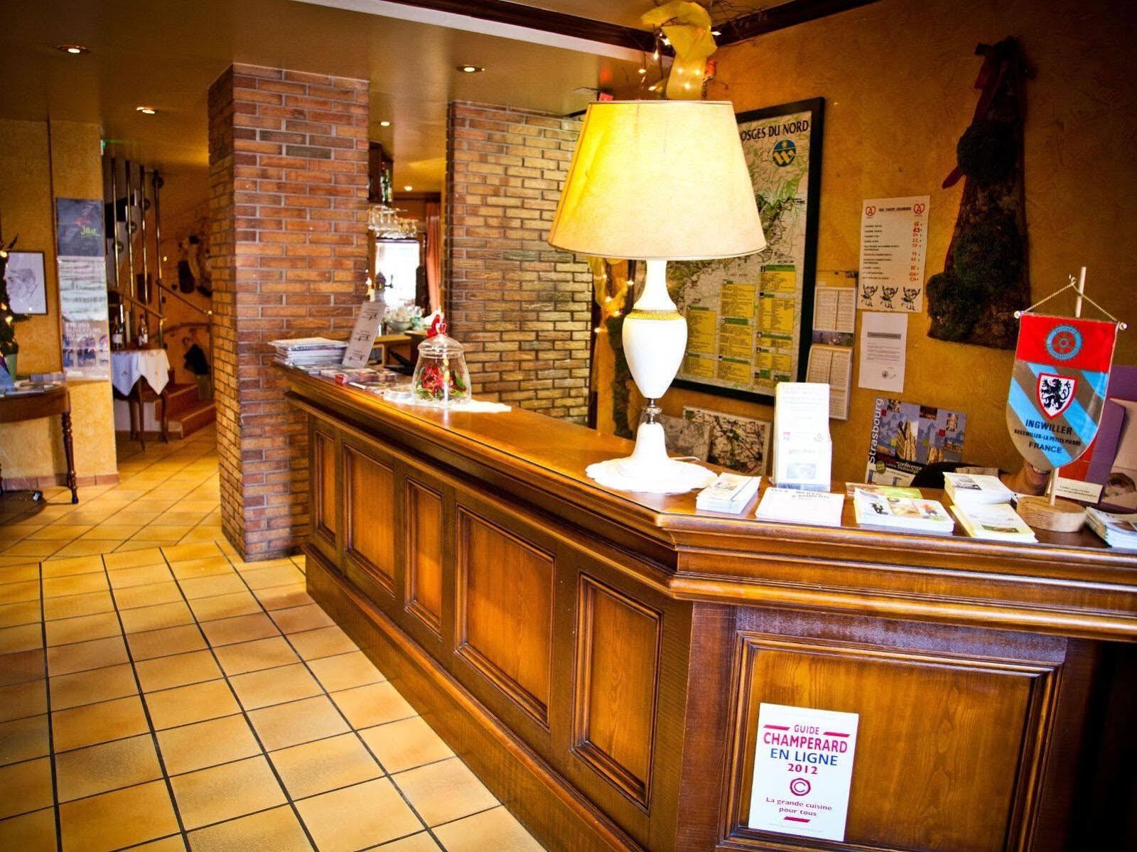 Logis Hotel Aux Comtes De Hanau Ingwiller المظهر الخارجي الصورة