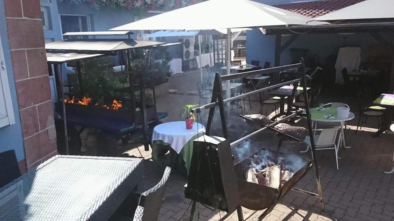 Logis Hotel Aux Comtes De Hanau Ingwiller المظهر الخارجي الصورة