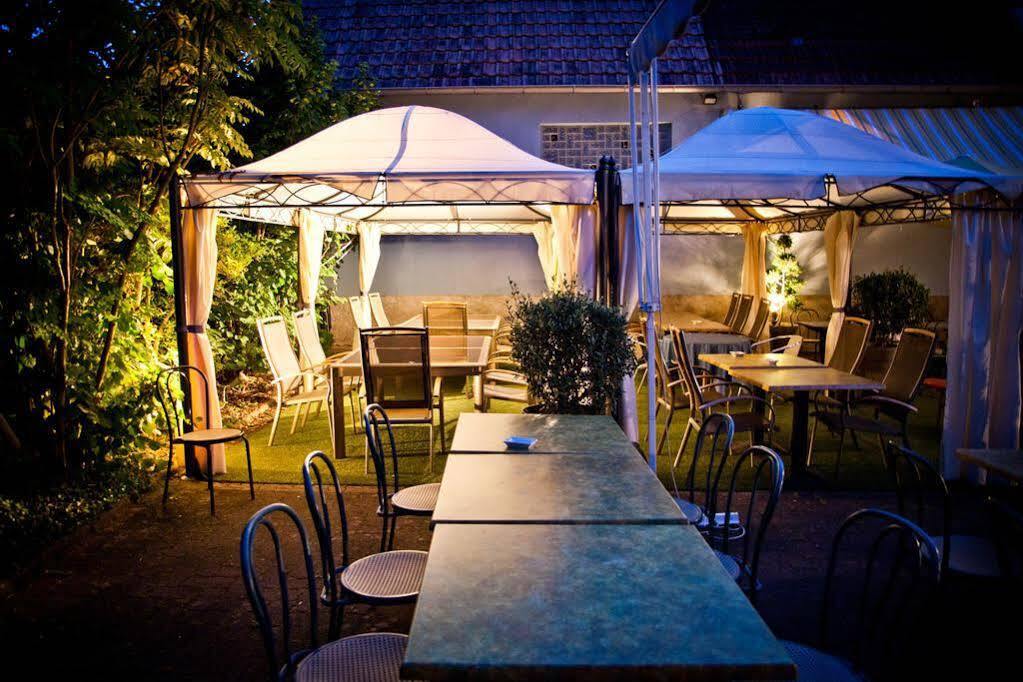 Logis Hotel Aux Comtes De Hanau Ingwiller المظهر الخارجي الصورة